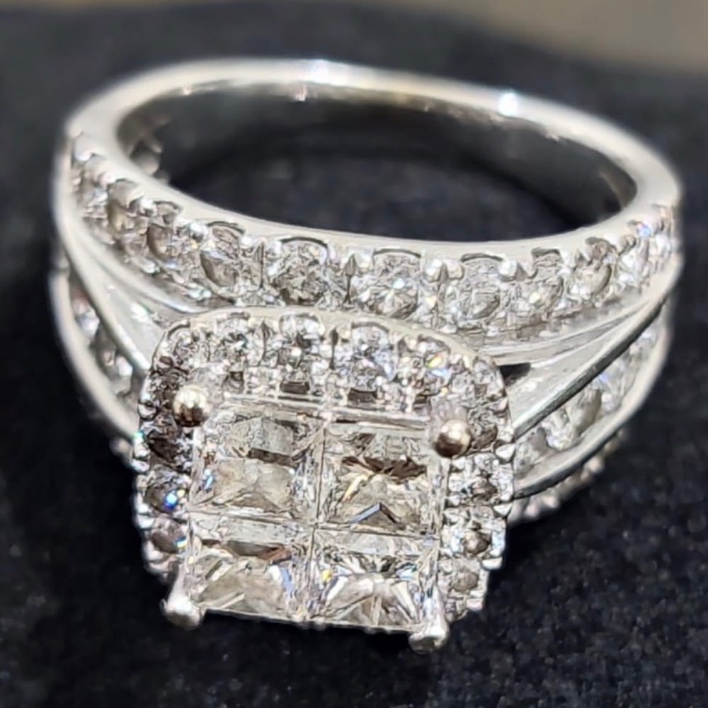 4 carat TCW! 14k white gold. Dripping WITH DIAMONDS! BLING RING! - Picture 3 of 12
